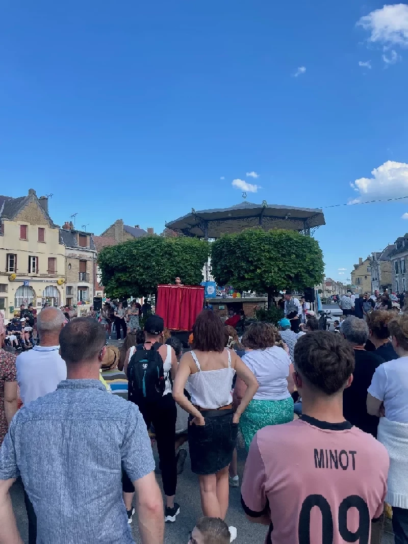 Festival de rue à Attigny : les French Wingz font vibrer le public 