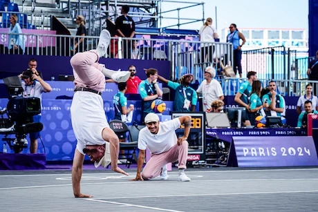 Animation breakdance pour mariage : pourquoi faire appel aux French Wingz, 