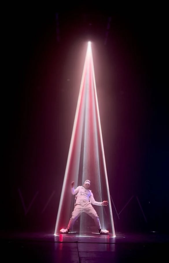 Show dance Lazer breakdance Lumiere French wings