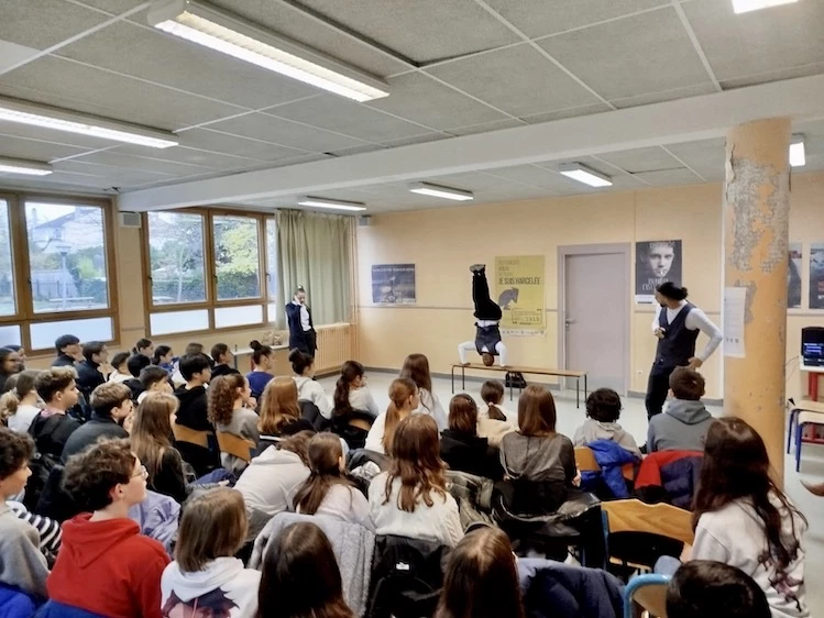 prévention tabac , spectacle prévention , mois sans tabac , artistes prévention , danse théâtre prévention , intervention scolaire pré