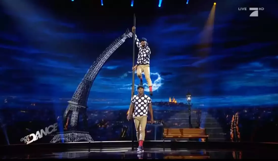 Spectacle, cirque, danse, hip-hop, performance. Paris, acrobatique